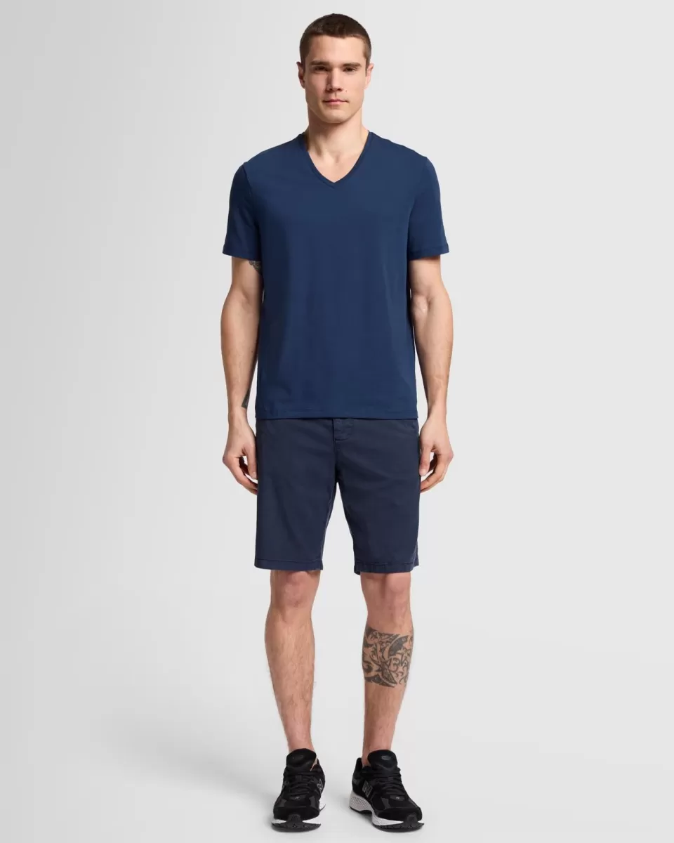 7 For All Mankind Luxe Performance V-Neck Tee in Seastar